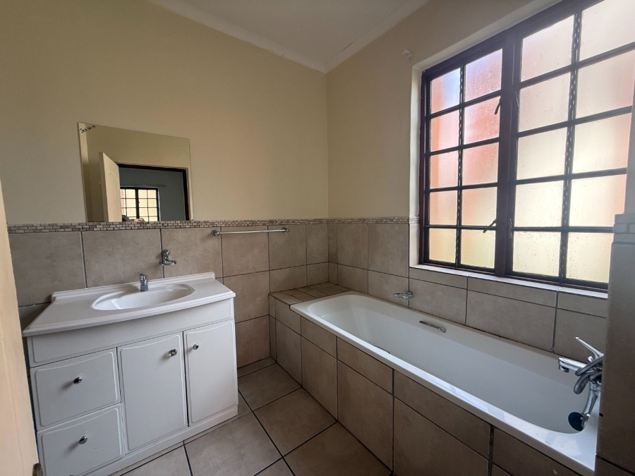 To Let 2 Bedroom Property for Rent in Landsmeer Residential Estate North West